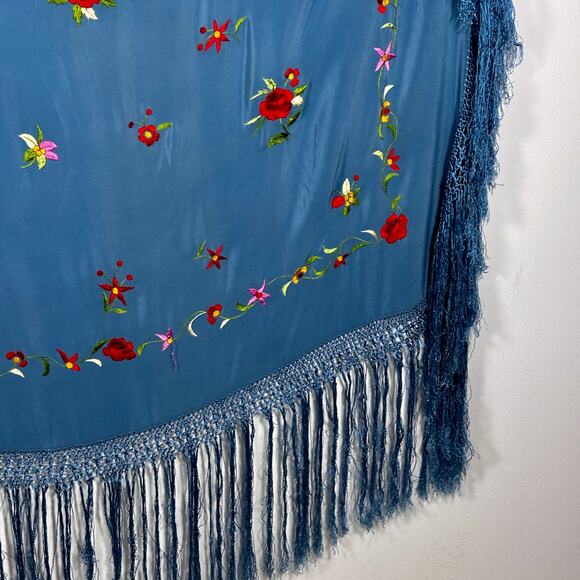 Antique 1920s Piano Shawl Mantón de Manila Blue Silk Floral Embroidery Fringe - Picture 13 of 16
